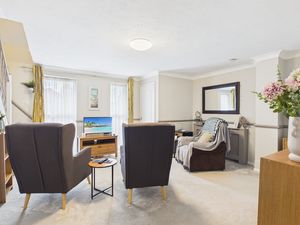 Sitting Room- click for photo gallery